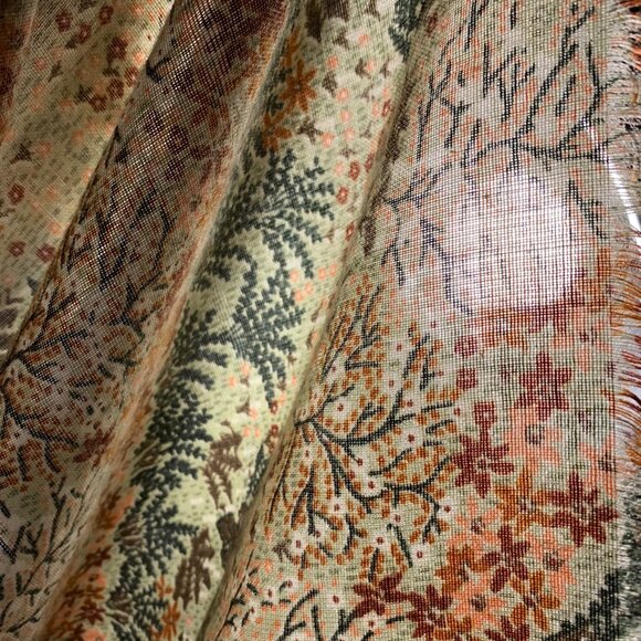 Vintage Autumn Tree Floral Fabric/Scarf/Table Cloth Lightweight Woven Textile - Picture 3 of 3